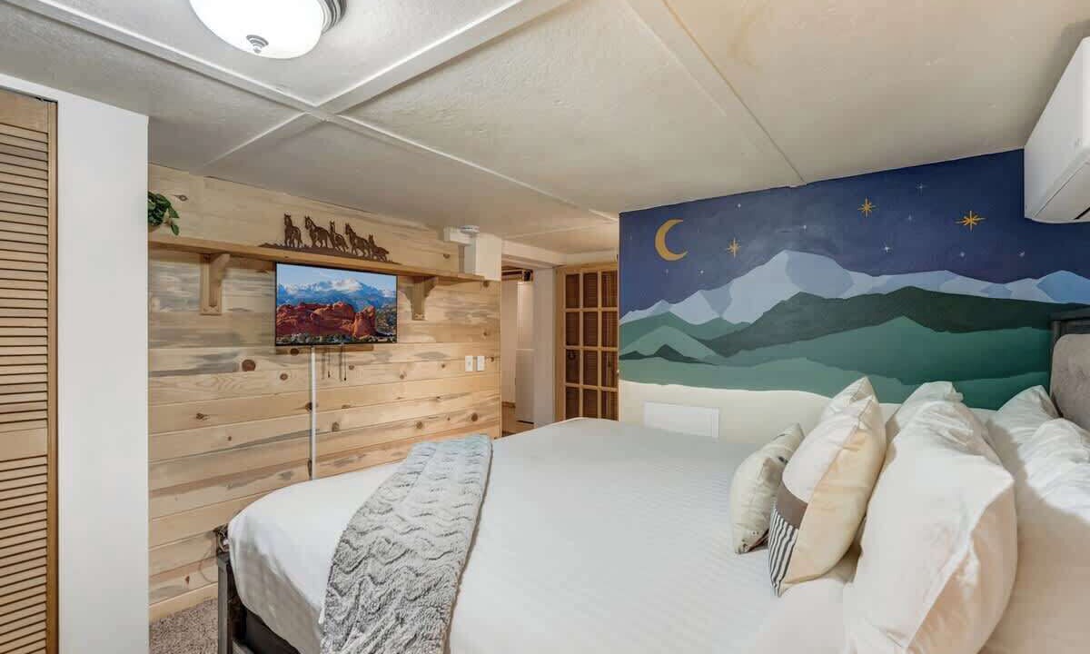 Photo of Bedroom in Woodland Park