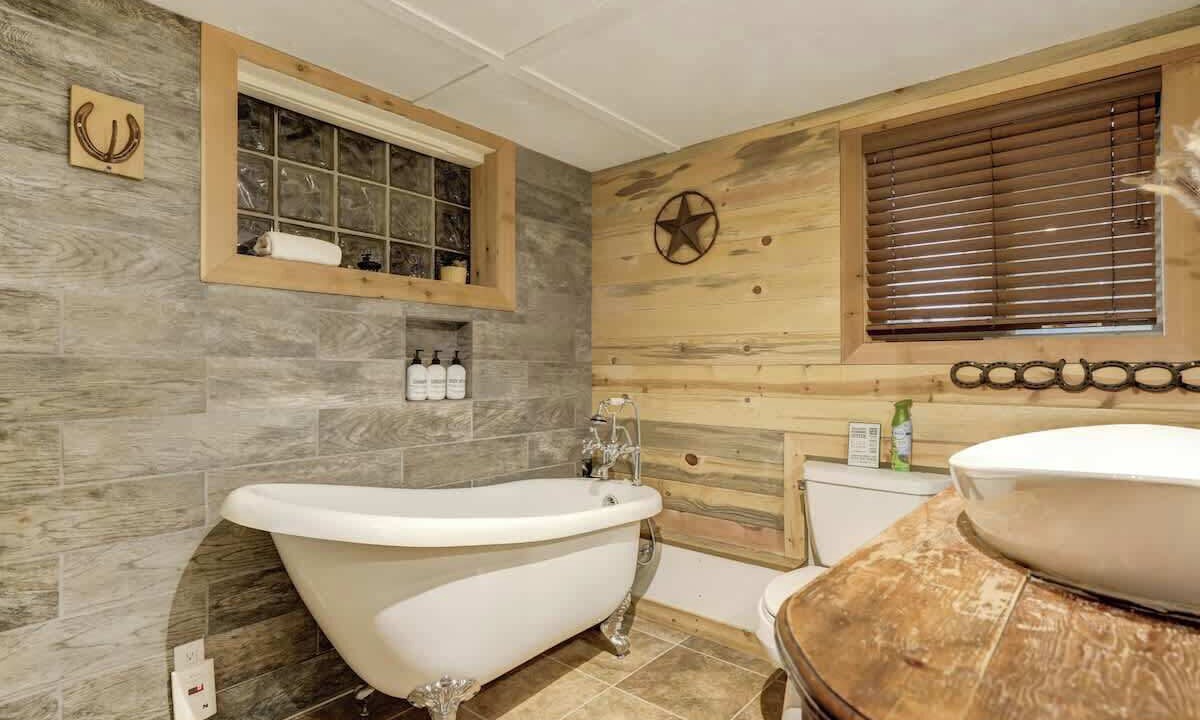 Photo of Bathroom in Woodland Park