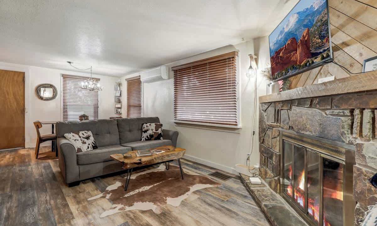Photo of Livingroom in Woodland Park