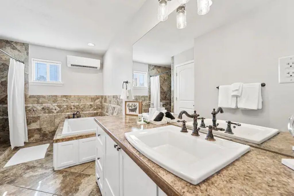 Photo of Bathroom in Monument