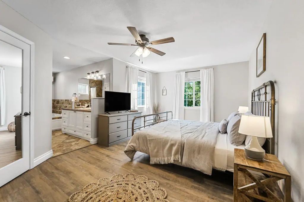 Photo of Bedroom in Monument