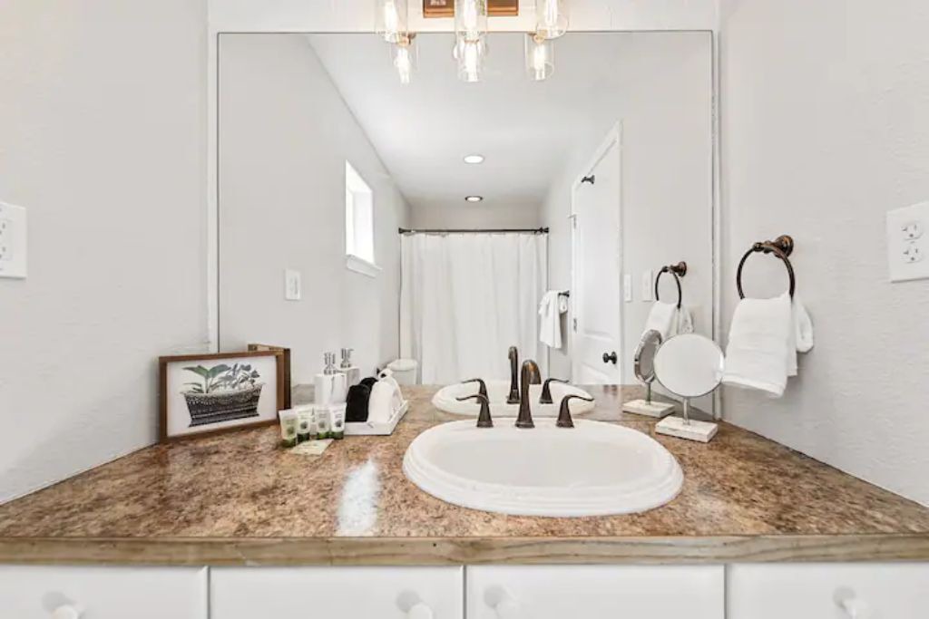 Photo of Bathroom in Monument