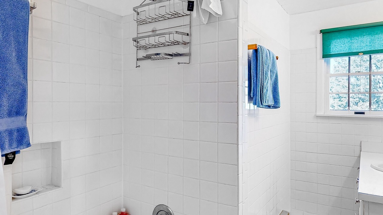 Photo of Bathroom in Marvel