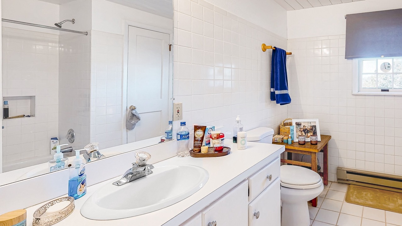 Photo of Bathroom in Marvel