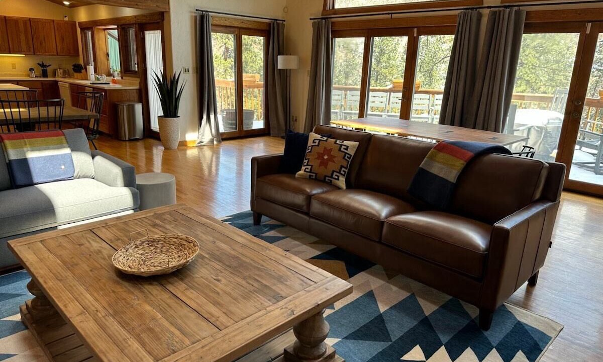 Photo of Livingroom in Woodland Park