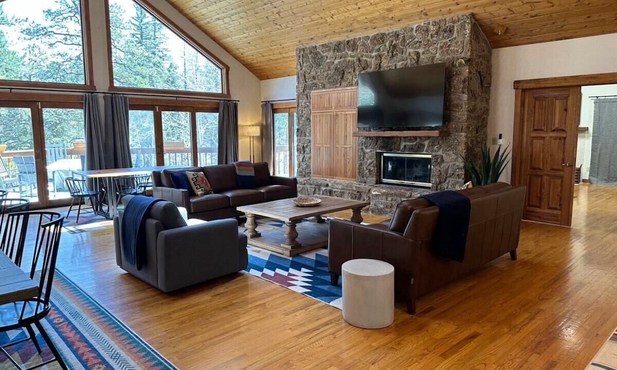 Photo of Livingroom in Woodland Park