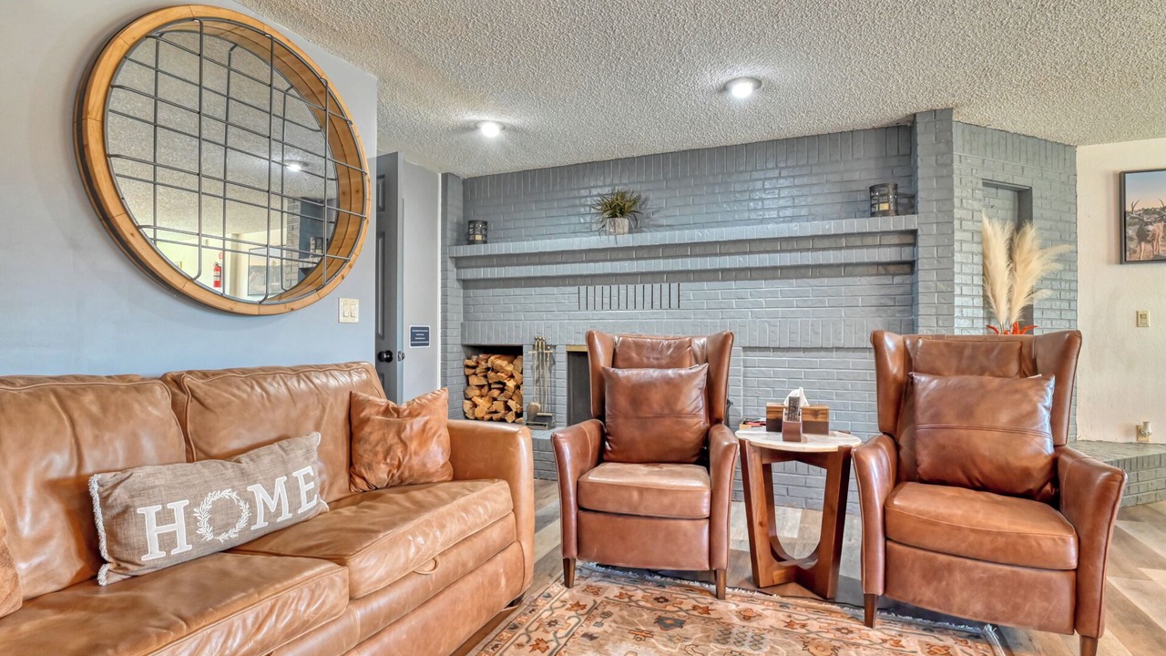 Photo of Livingroom in Northeast Colorado Springs