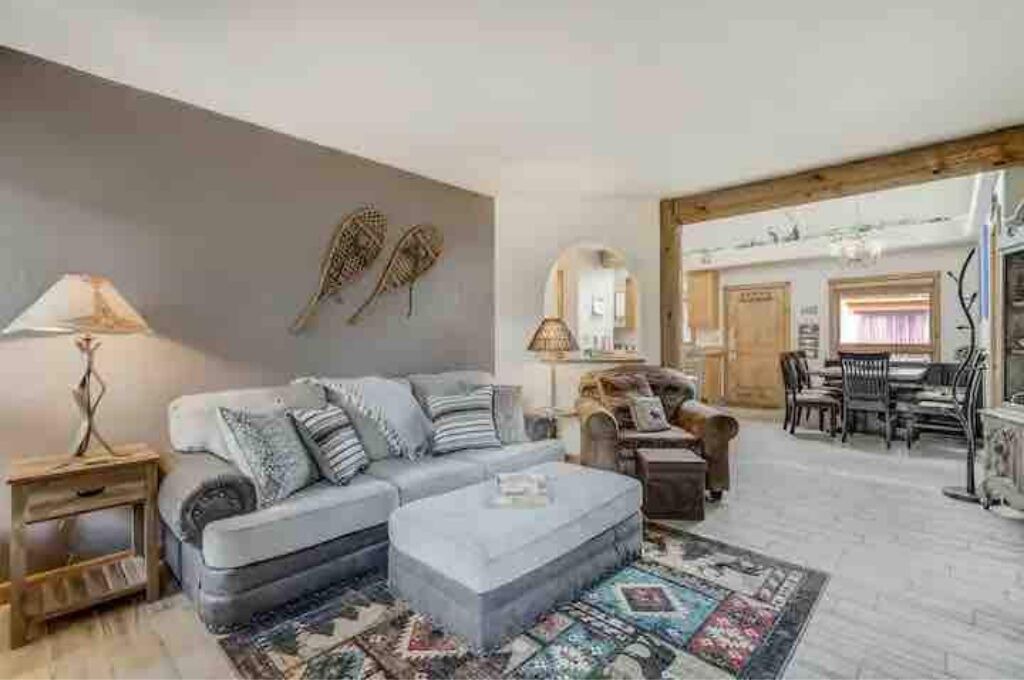 Photo of Livingroom in Divide