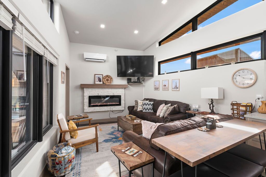Photo of Livingroom in Mesa County