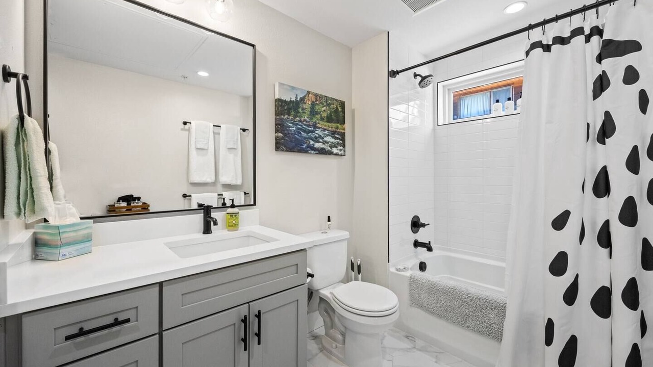 Photo of Bathroom in Golden