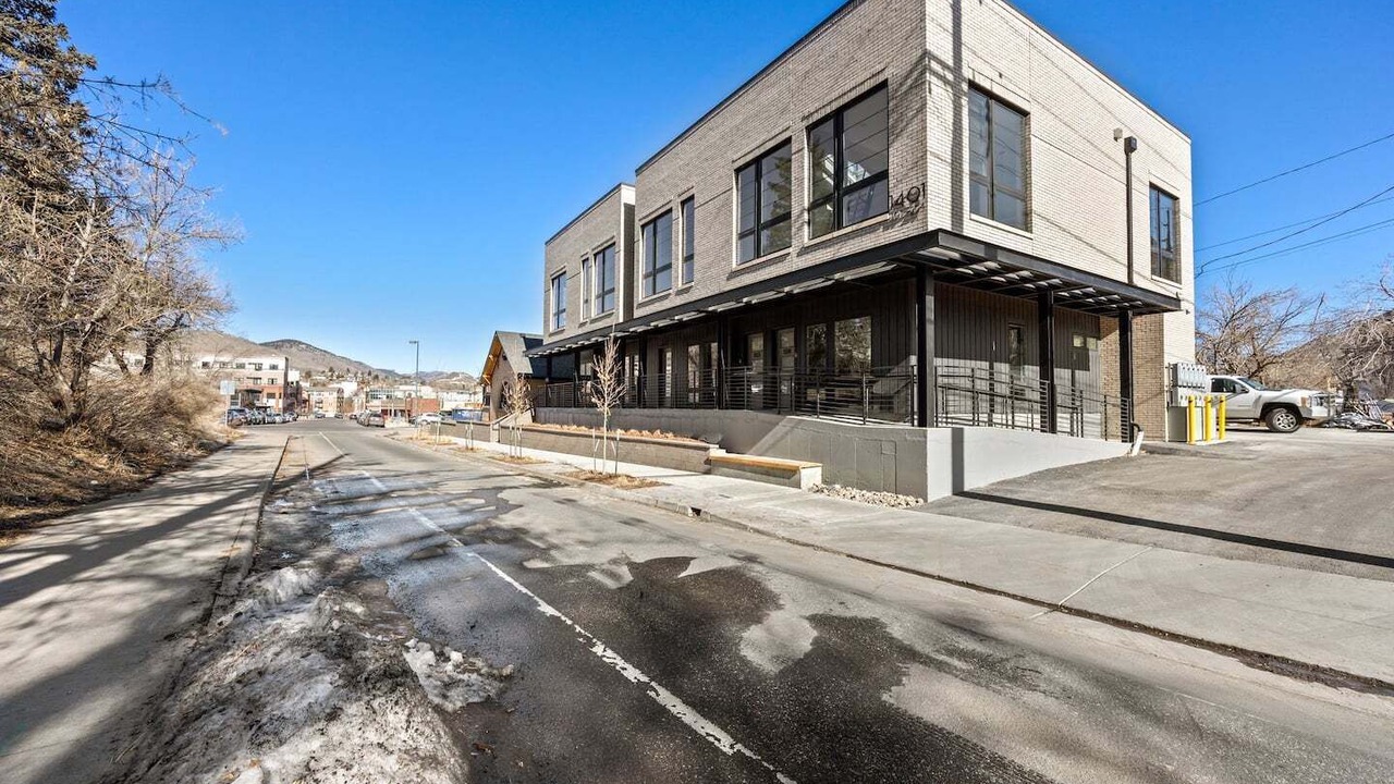 Photo of Outdoor in Golden