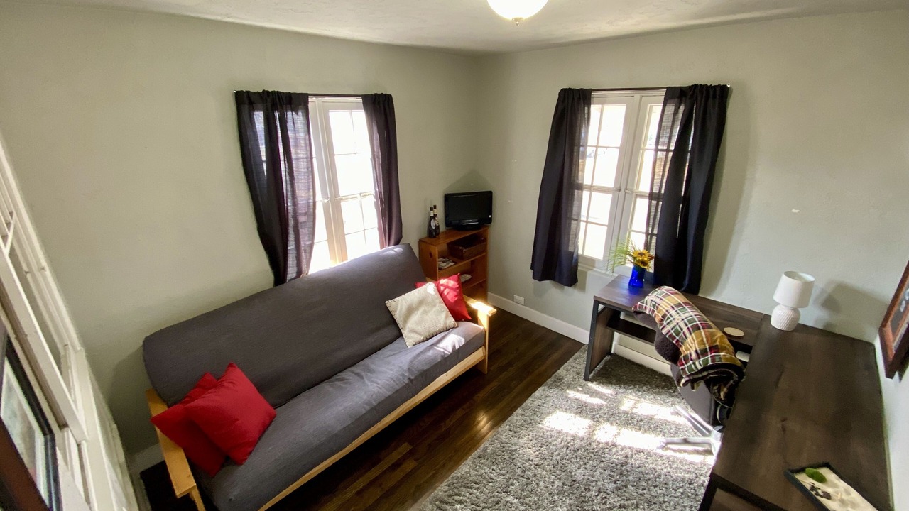 Photo of Livingroom in Edgewater
