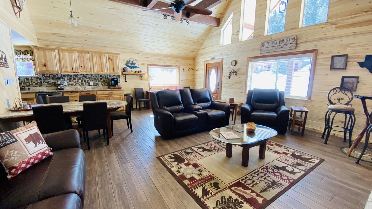 Photo of Livingroom in Ponderosa Pines
