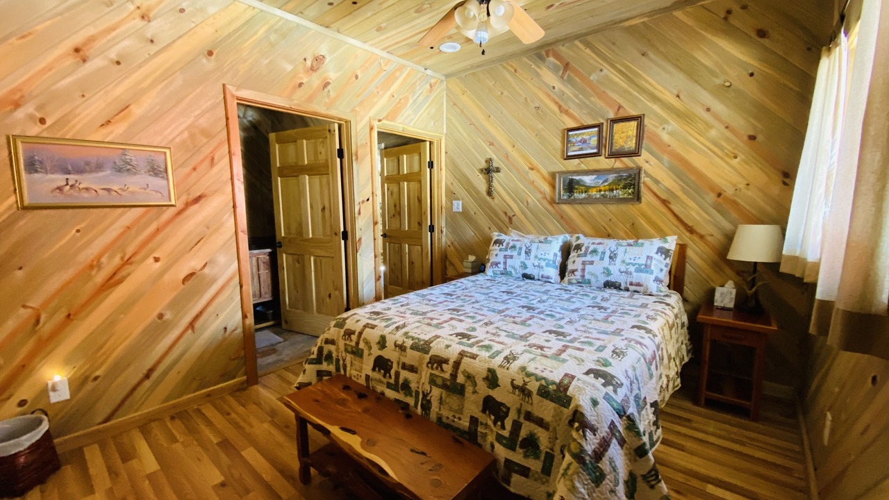 Photo of Bedroom in Ponderosa Pines
