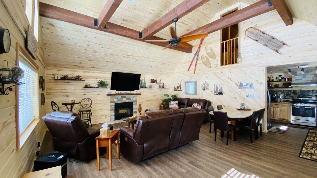 Photo of Livingroom in Ponderosa Pines