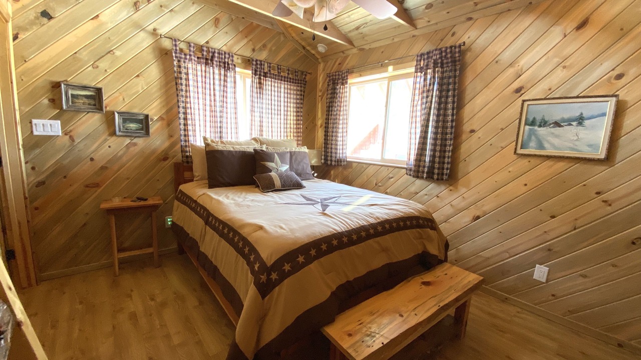Photo of Bedroom in Ponderosa Pines