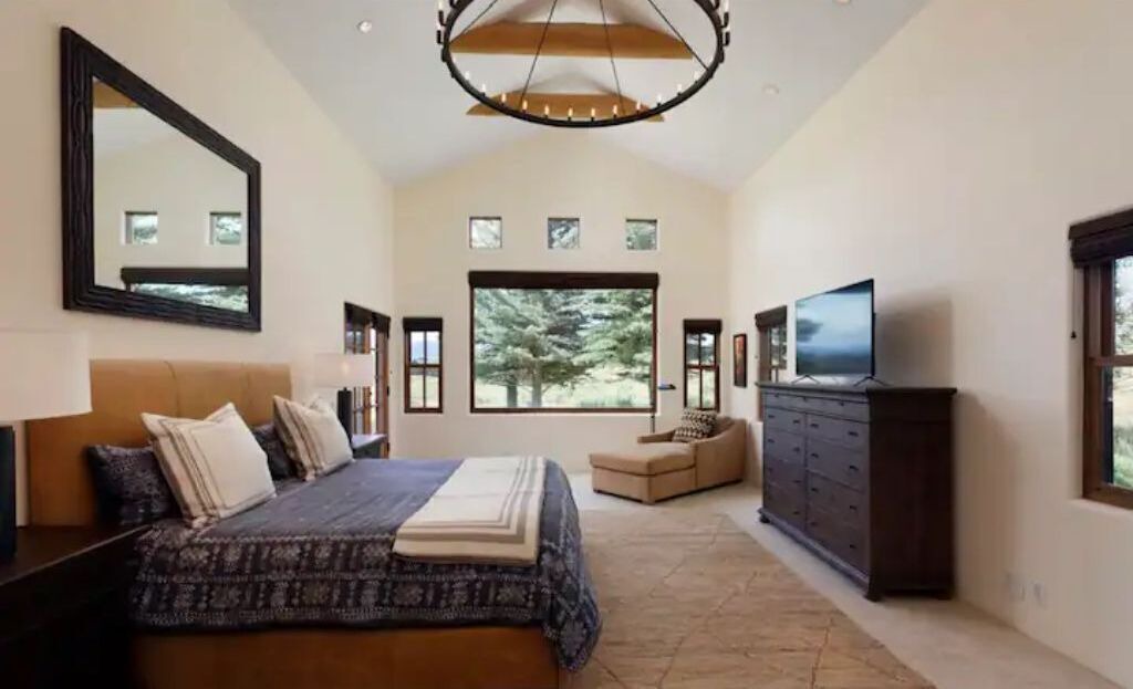 Photo of Bedroom in Missouri Heights