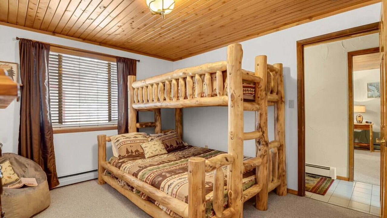 Photo of Bedroom in Spring Valley