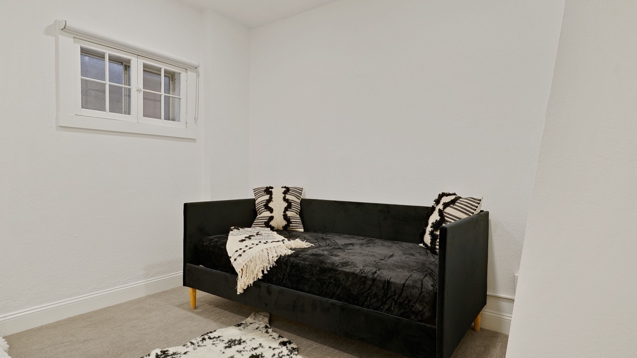 Photo of Livingroom in Uptown