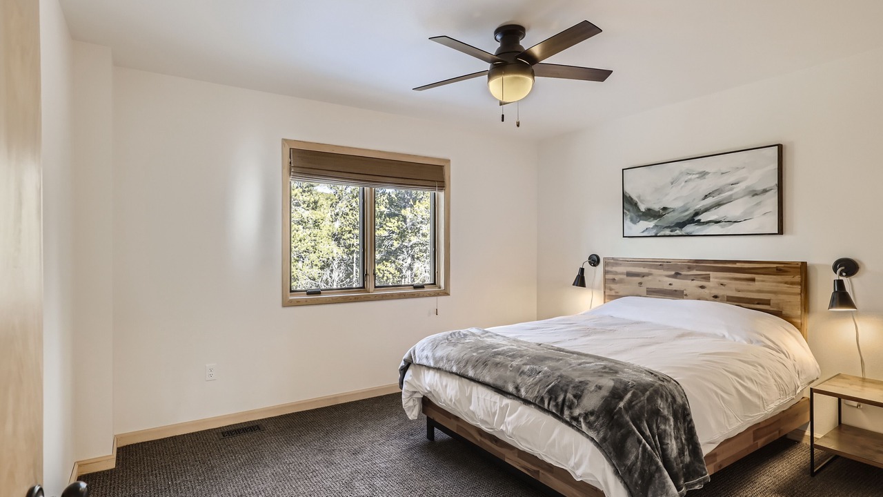 Photo of Bedroom in Black Hawk