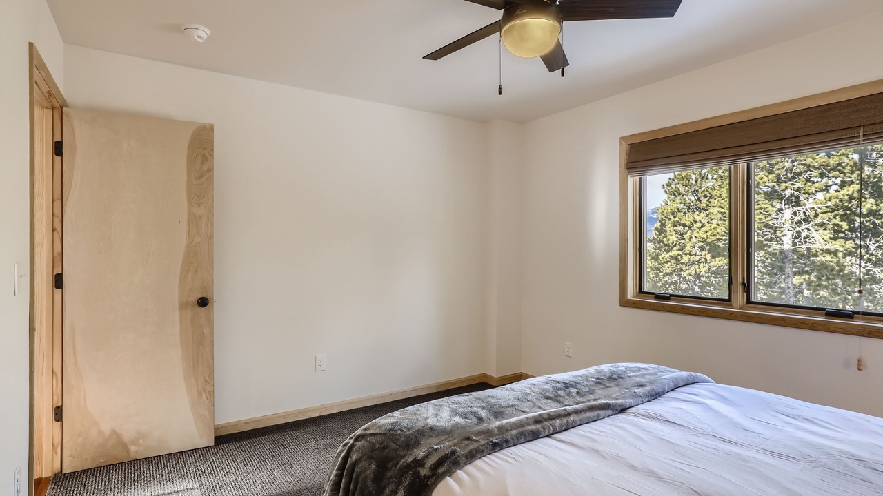 Photo of Bedroom in Black Hawk