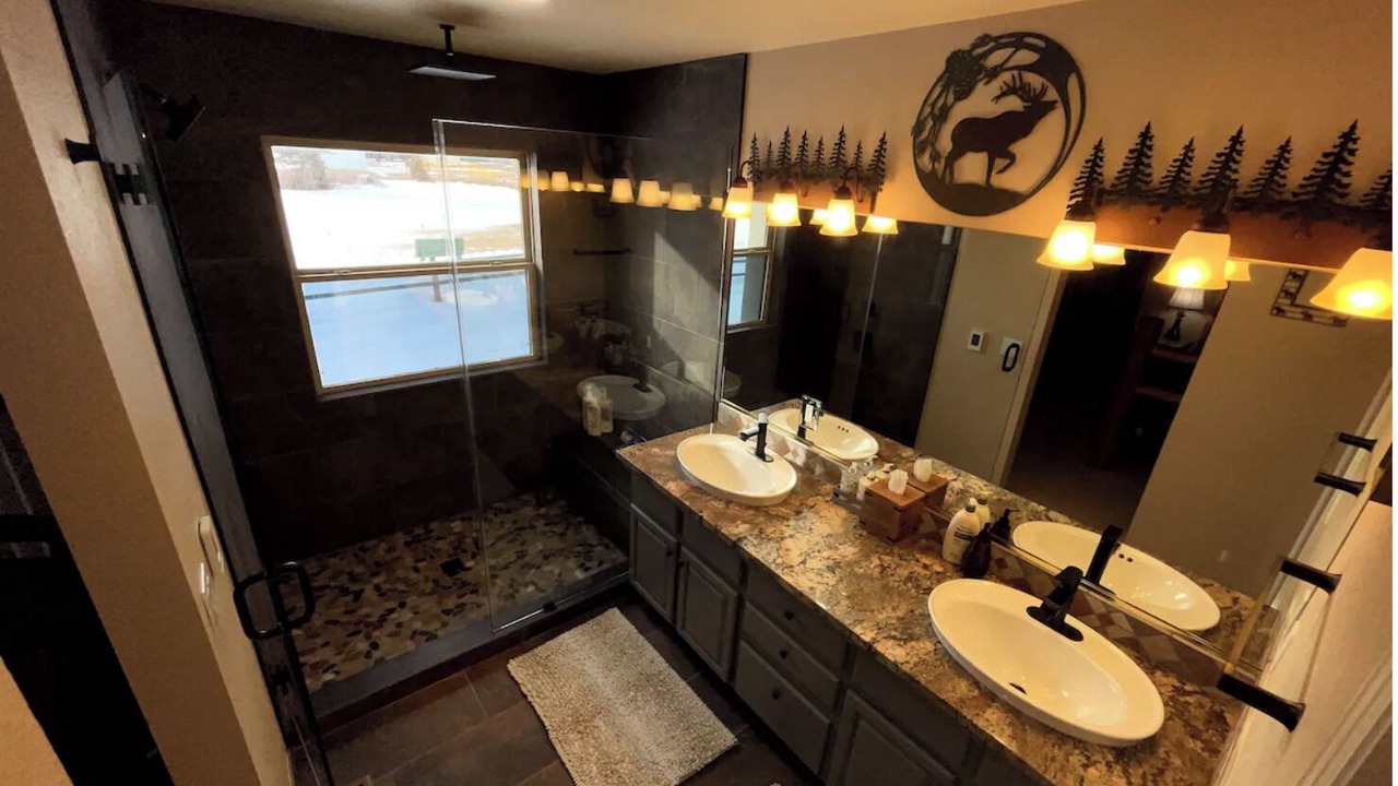 Photo of Bathroom in Stanley Hills