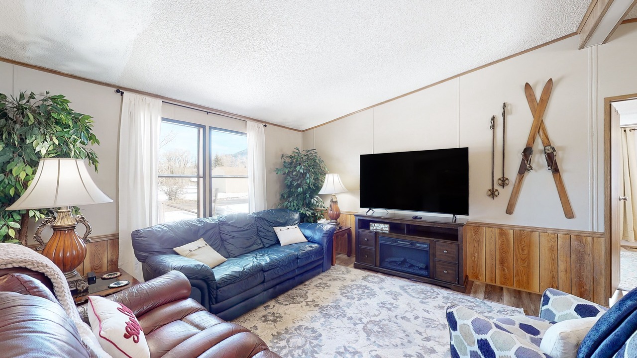Photo of Livingroom in Alpine Village