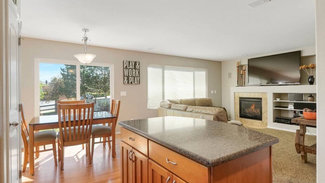 Photo of Livingroom in Thornton