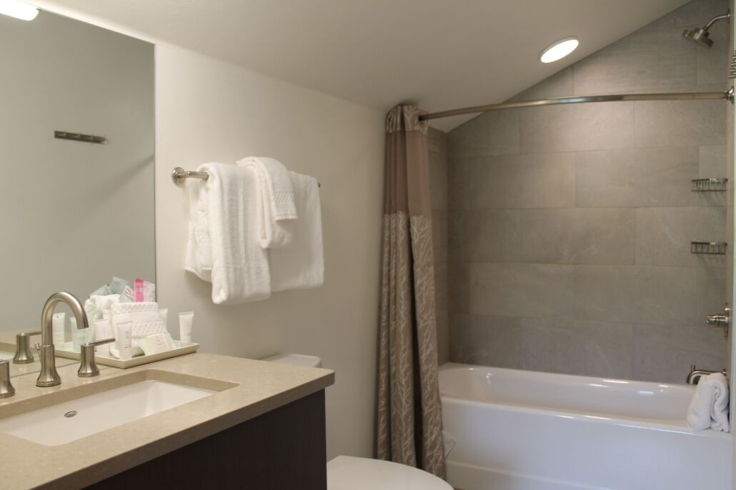 Photo of Bathroom in Peak 8