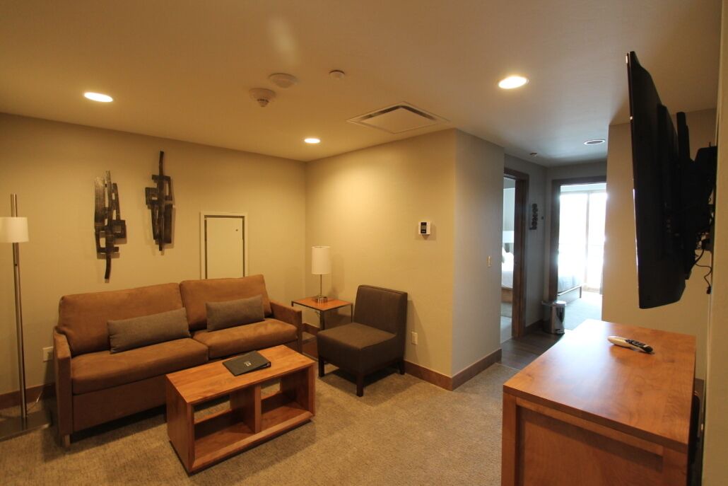 Photo of Livingroom in Peak 8