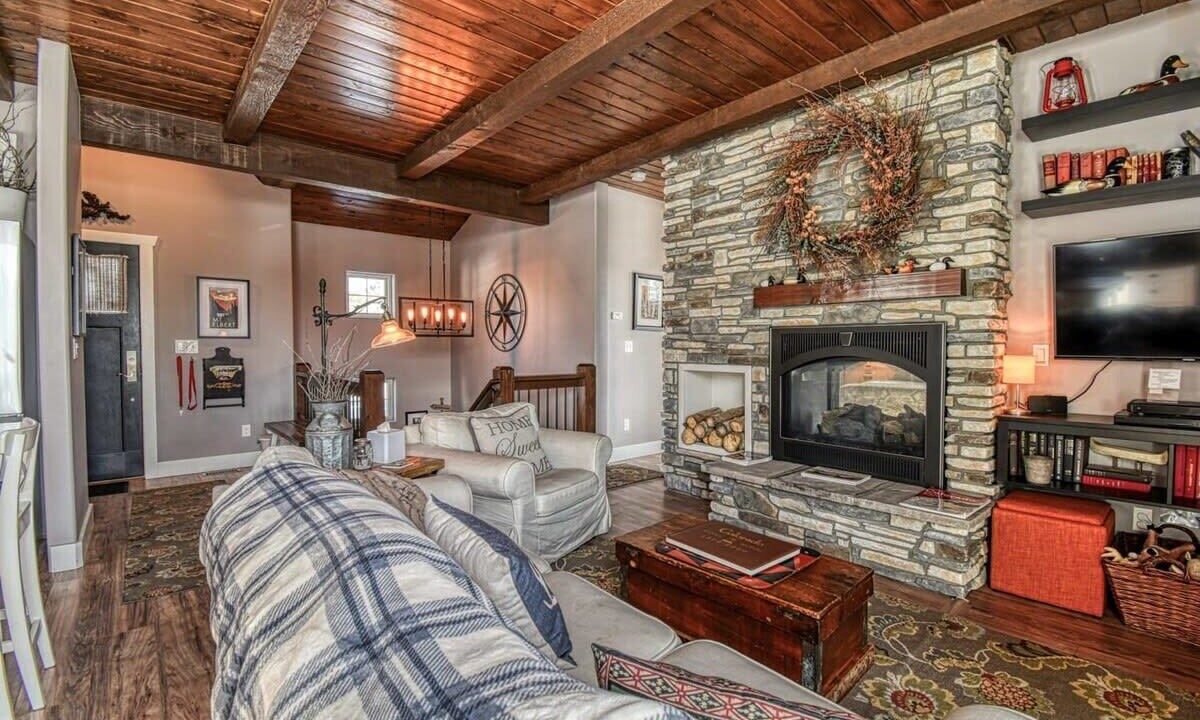 Photo of Livingroom in Twin Lakes