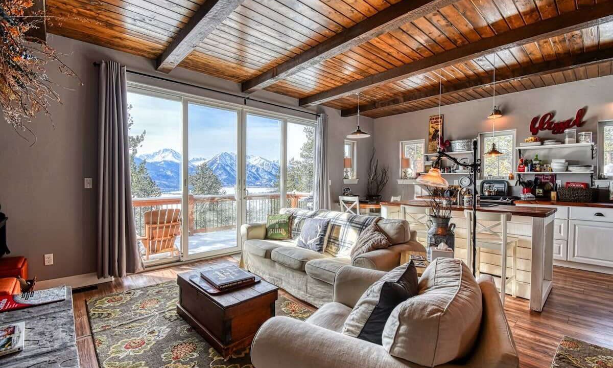 Photo of Livingroom in Twin Lakes