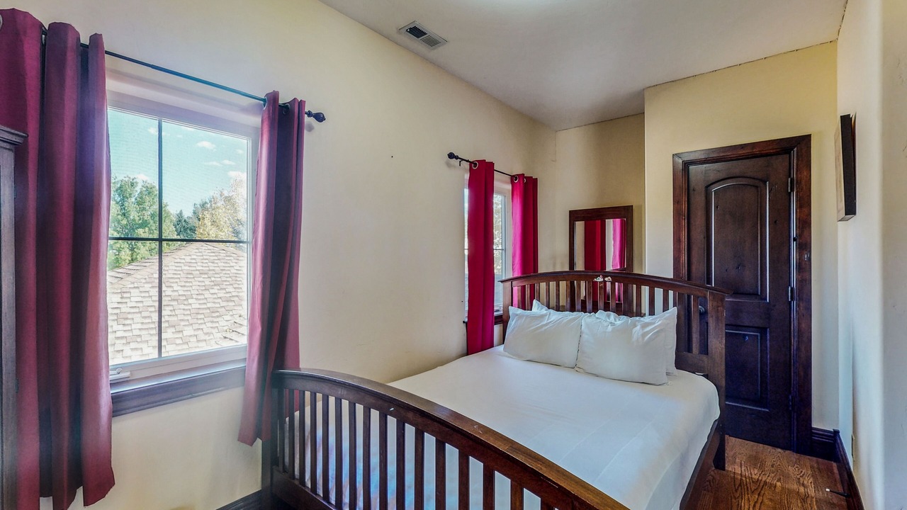 Photo of Bedroom in Gypsum
