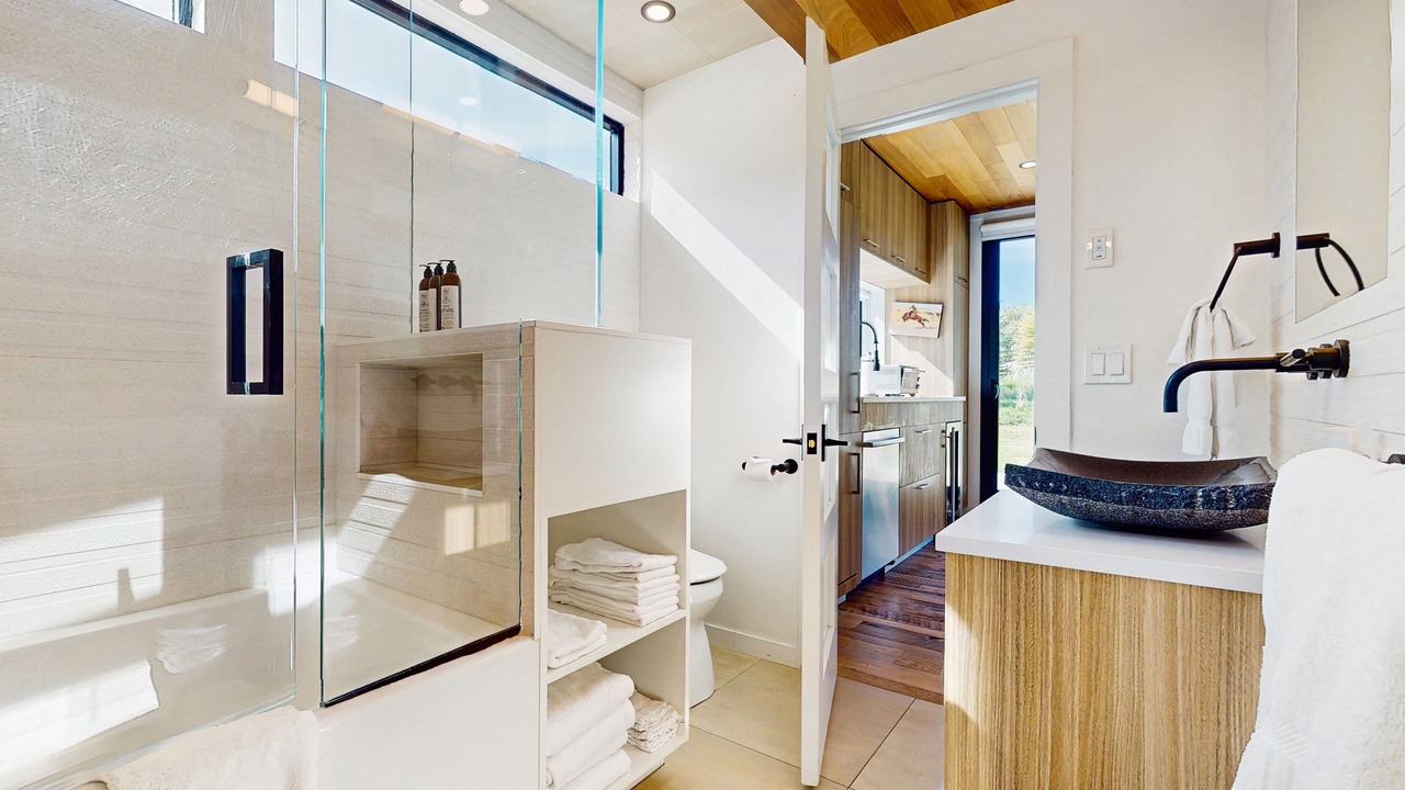 Photo of Bathroom in Carbondale