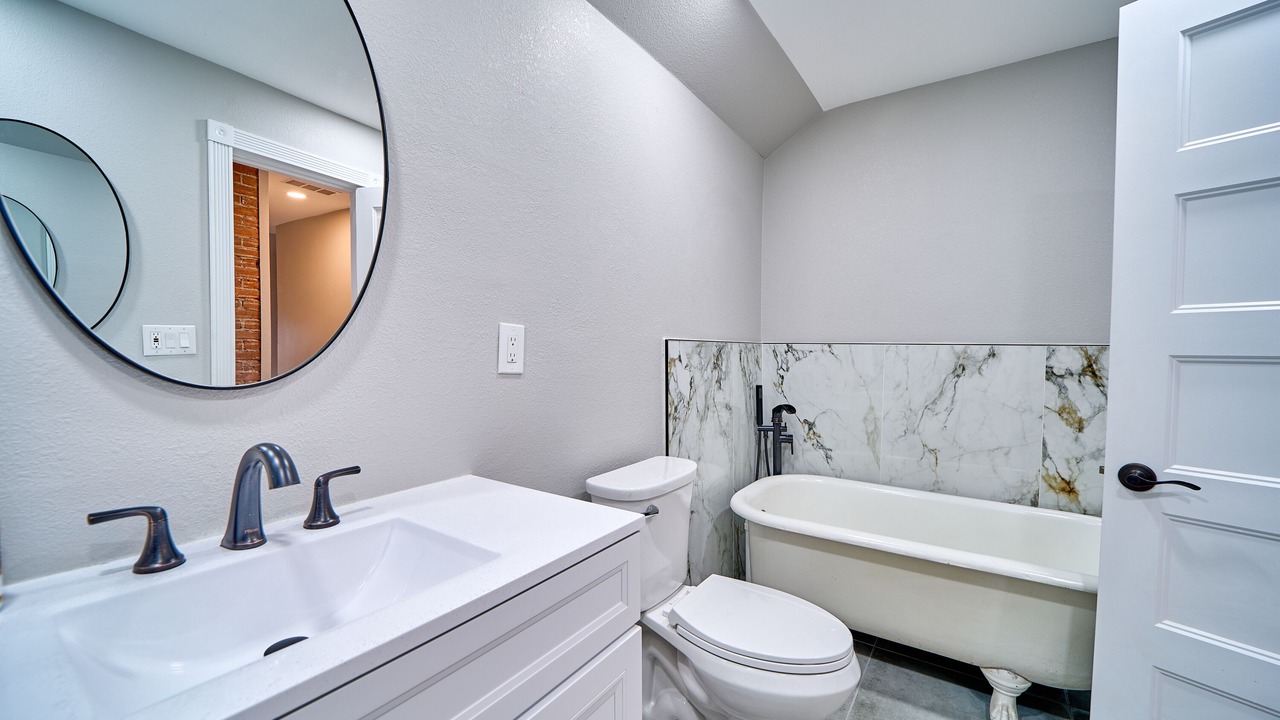 Photo of Bathroom in Curtis Park
