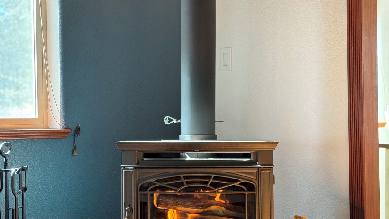 Photo of Livingroom in Divide
