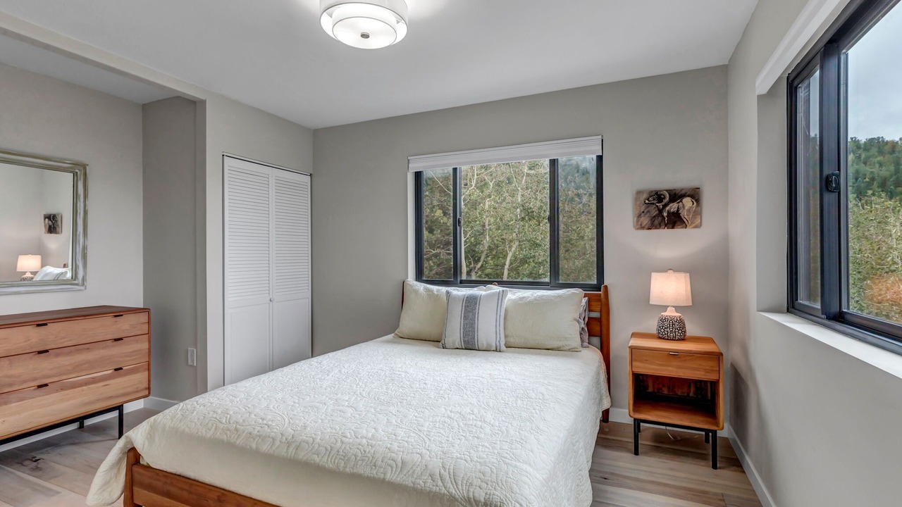 Photo of Bedroom in Idaho Springs