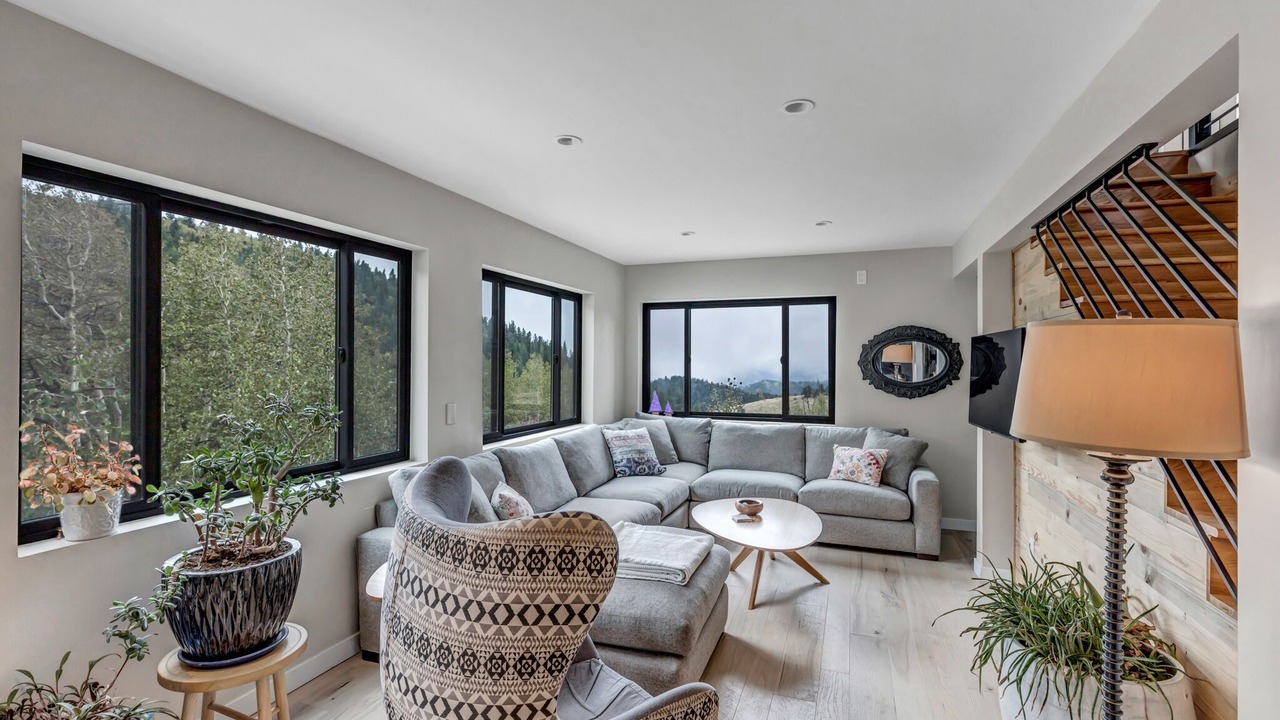 Photo of Livingroom in Idaho Springs