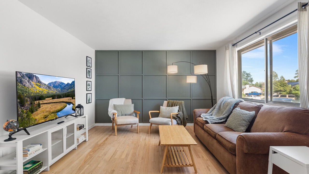 Photo of Livingroom in Aurora Hills