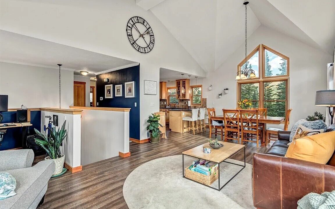 Photo of Livingroom in Quandary Village