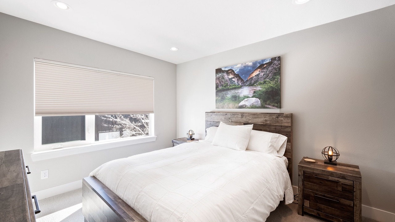Photo of Bedroom in Jefferson Park