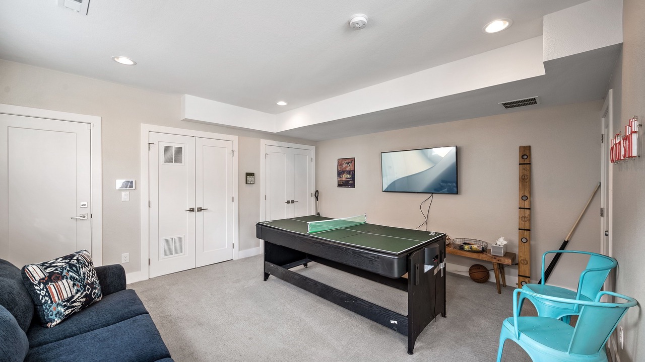 Photo of Livingroom in Jefferson Park