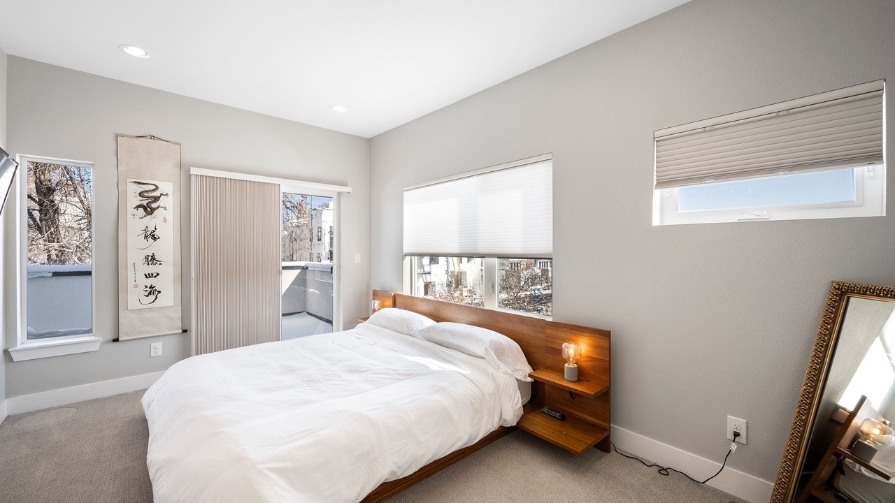 Photo of Bedroom in Jefferson Park