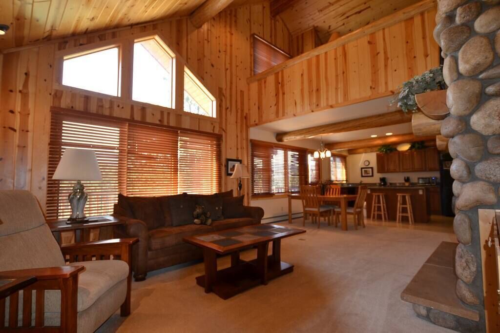 Photo of Livingroom in Carriage Hills