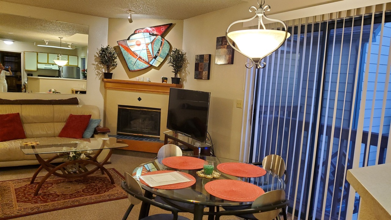 Photo of Livingroom in Englewood