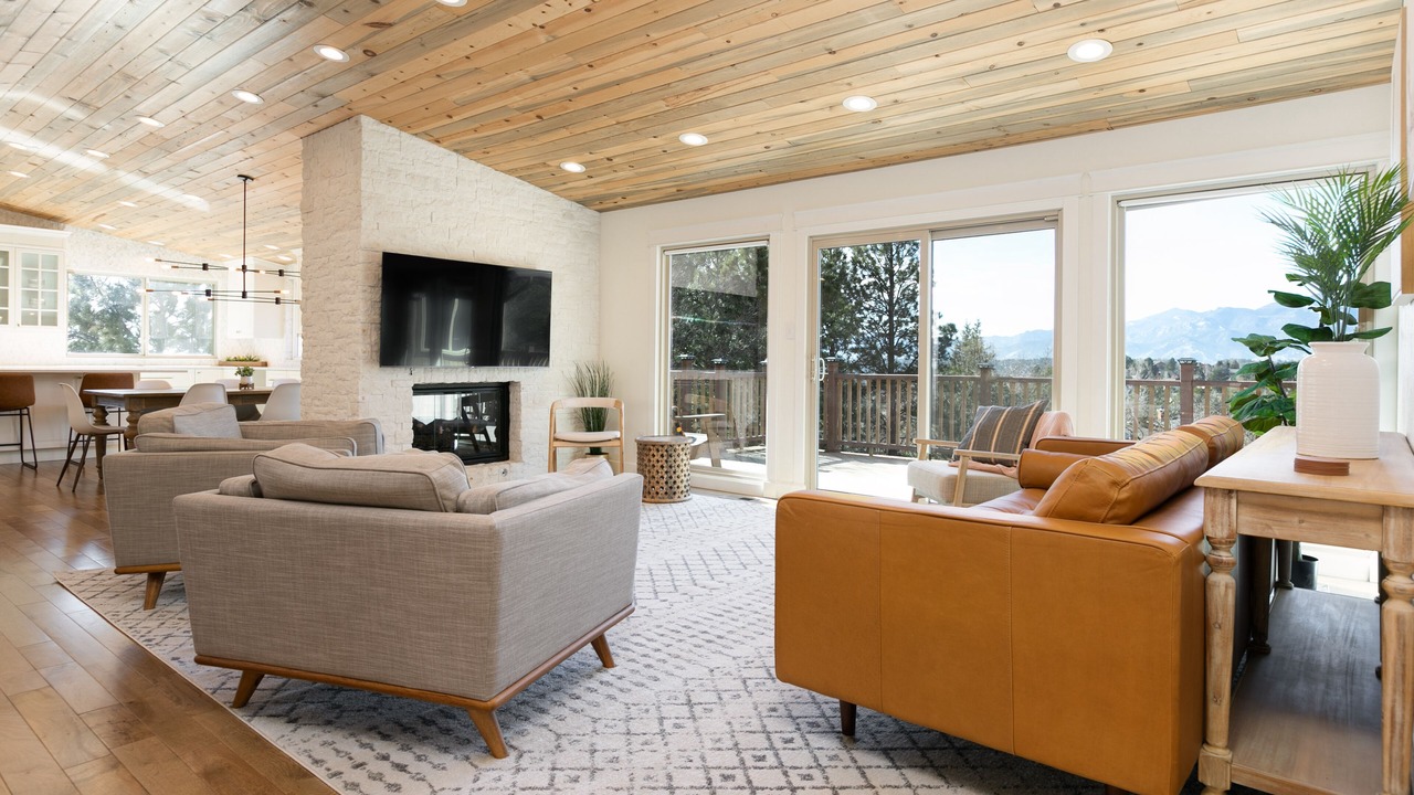 Photo of Livingroom in Northwest Colorado Springs
