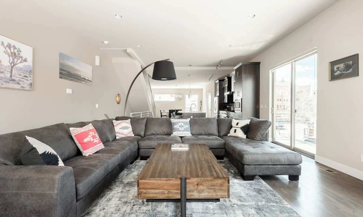 Photo of Livingroom in Highland