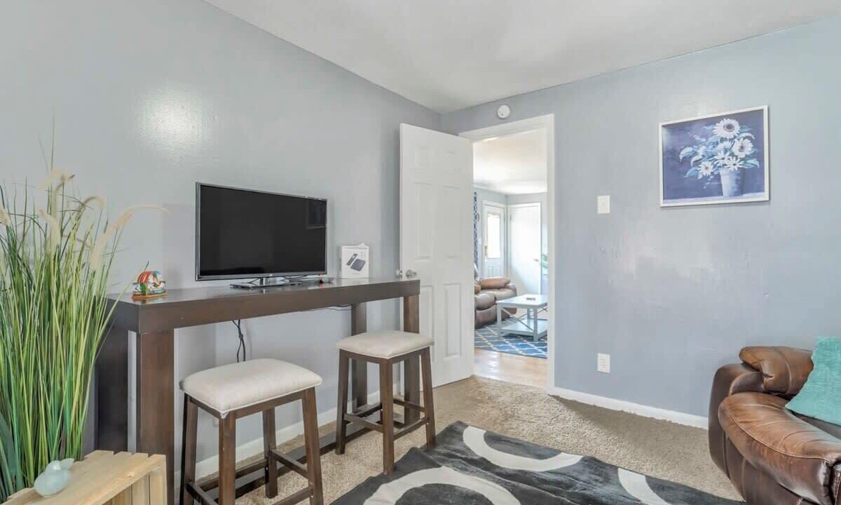 Photo of Livingroom in Southeast Colorado Springs