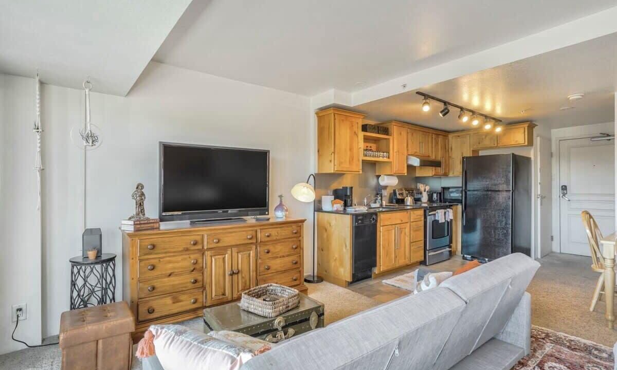Photo of Livingroom in Central Colorado Springs