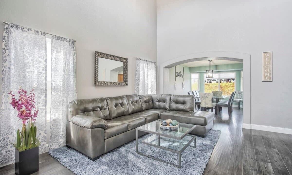 Photo of Livingroom in Northeast Colorado Springs